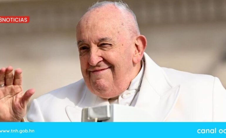 China expresa pésame por deceso de papa Francisco