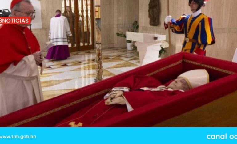 Revelan primeras imágenes de las exequias del Papa Francisco y confirman fecha del funeral