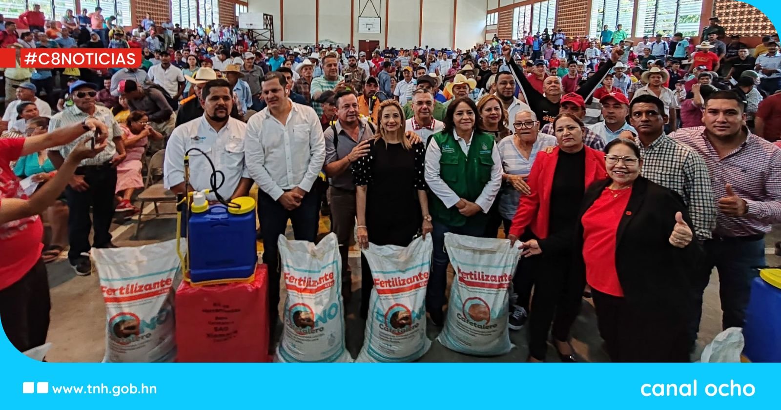 ¡Enhorabuena! Más de 700 caficultores reciben insumos agrícolas en El Paraíso
