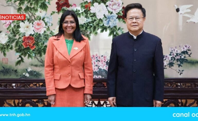 Venezuela y Corporación Nacional de Petróleo de China celebran asociación estratégica