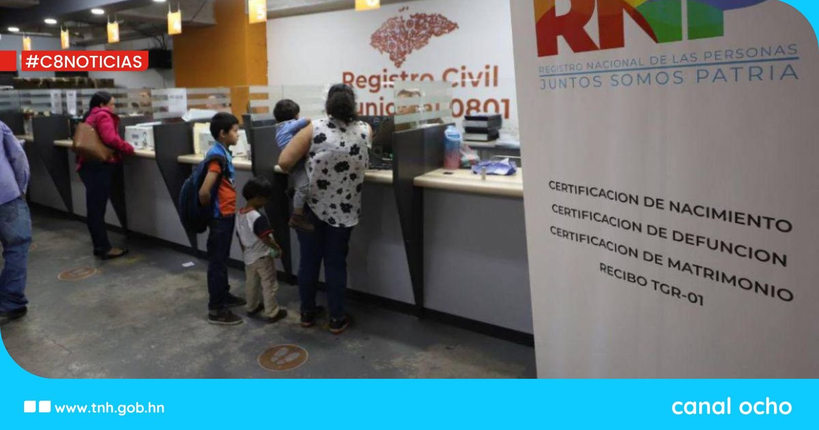 Ciudadanos acuden al RNP en Tegucigalpa para realizar cambios de domicilio previo a elecciones