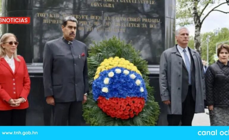 80 años de Victoria: Presidentes Maduro y Díaz-Canel rinden tributo a Simón Bolívar en Moscú