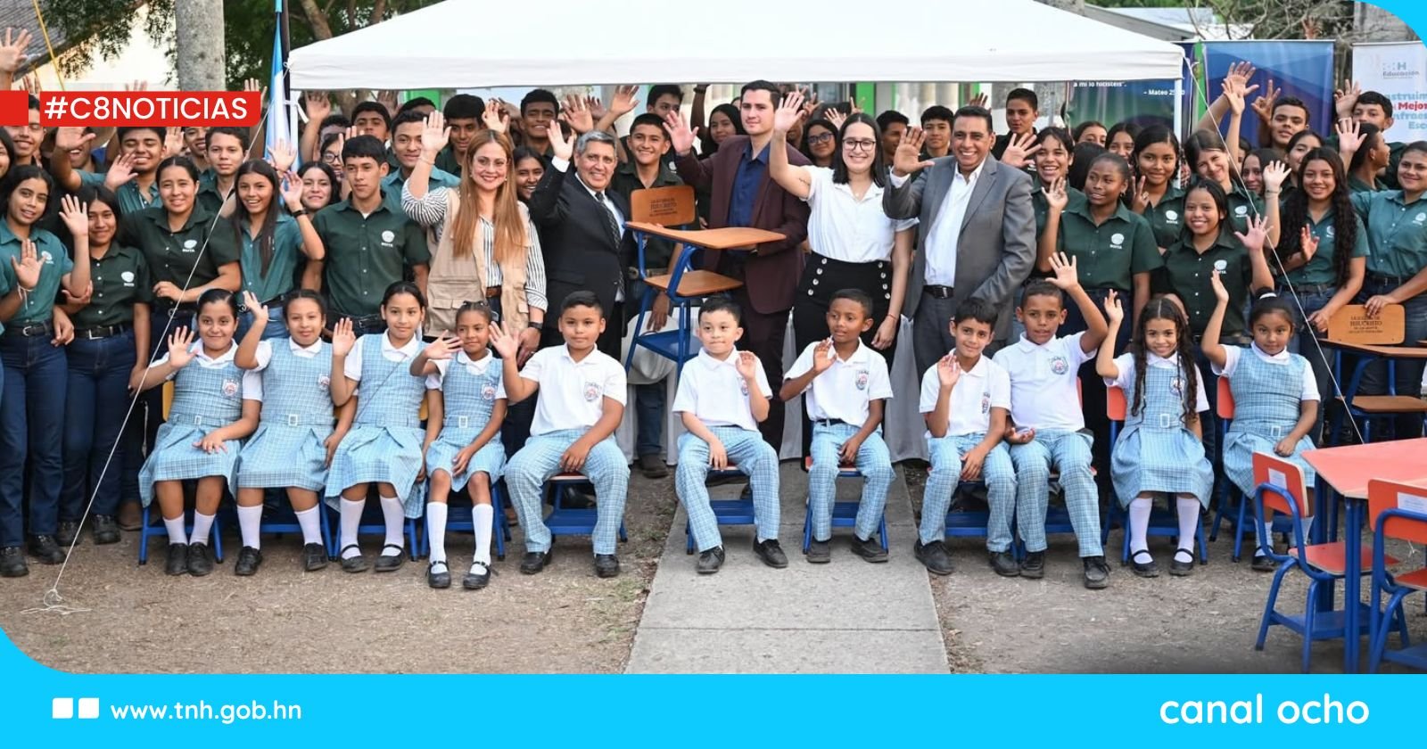 Educación recibe donación de mobiliario escolar