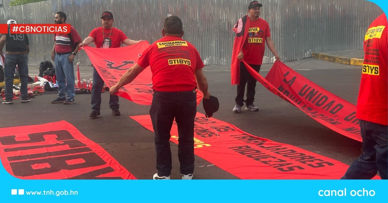 Obreros comienzan a organizarse en las calles para realizar marcha del 01 de Mayo en Honduras