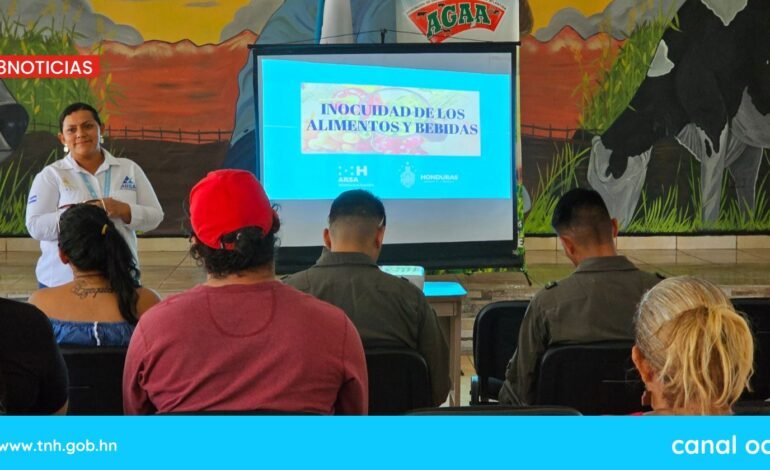 ARSA capacita a manipuladores de alimentos en La Ceiba en el marco de la Feria Isidra