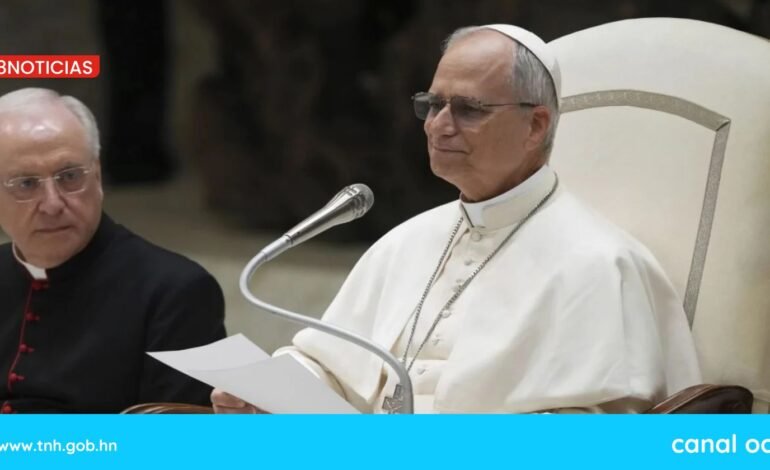 Papa León XIV condena la censura y defiende la libertad de prensa en un poderoso discurso