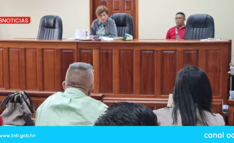 Dictan medidas cautelares a 31 exfuncionarios del área de salud acusados de fraude